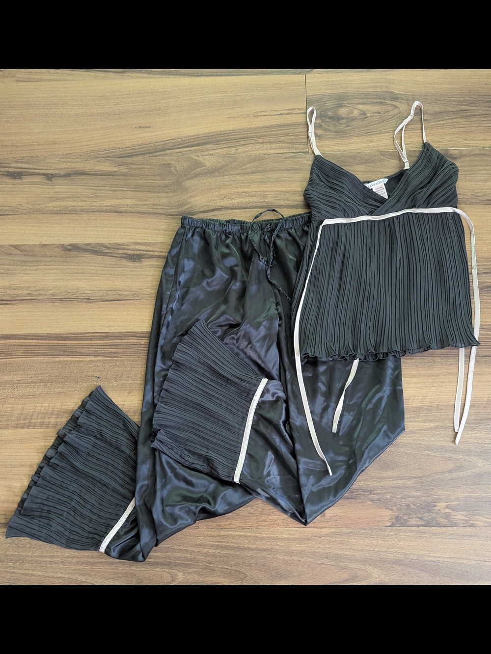 Y2K La Vie En Rose Black & Pink Pleated Trim Pajama Set Sexy Sleepwear